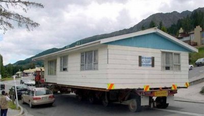 美國(guó)人搬家理由很奇葩，整棟房子直接用汽車運(yùn)