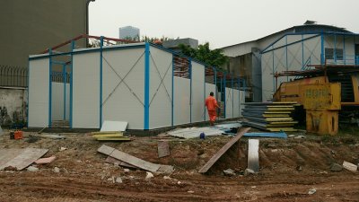 如何加固傾斜頂部活動(dòng)房？